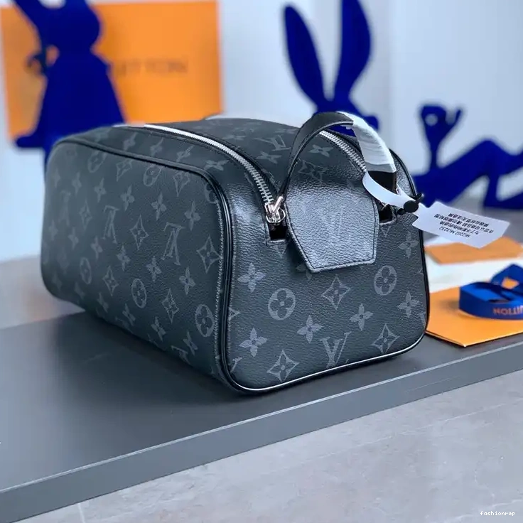 Fashionrepsfam ru 2301YZ0017 LV Bag 0820